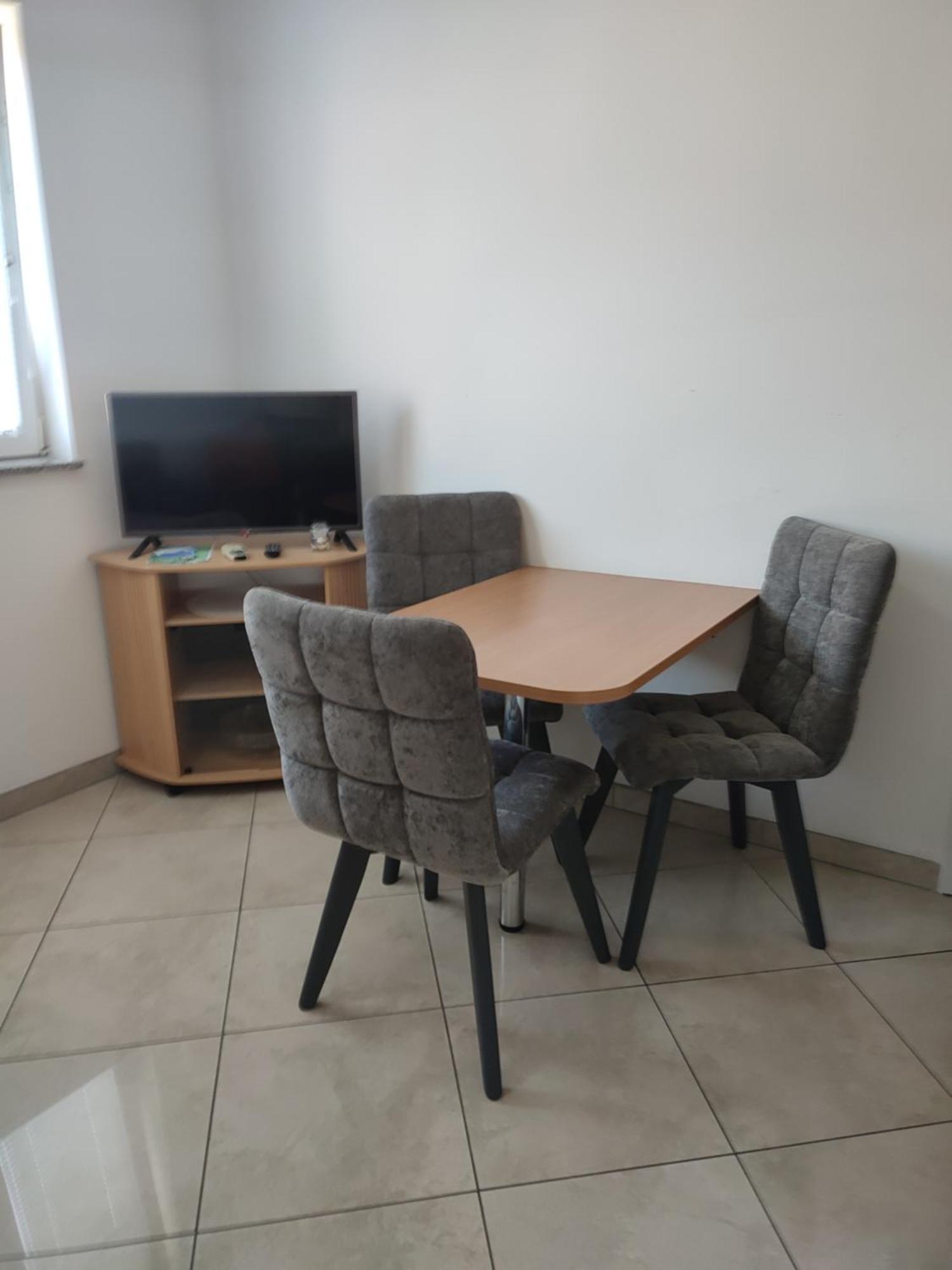 Apartments Kraljic I Baška Habitación foto